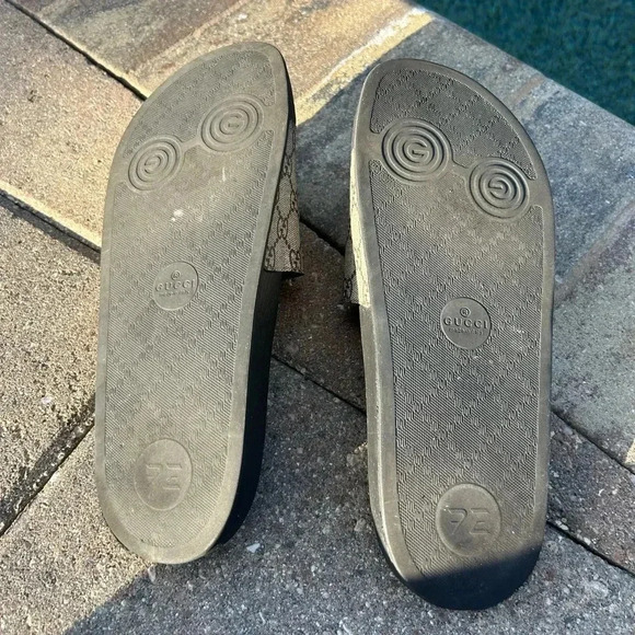 Gucci - GG Supreme Angry Cat Leather Slides/Sandals - Picture 2 of 6